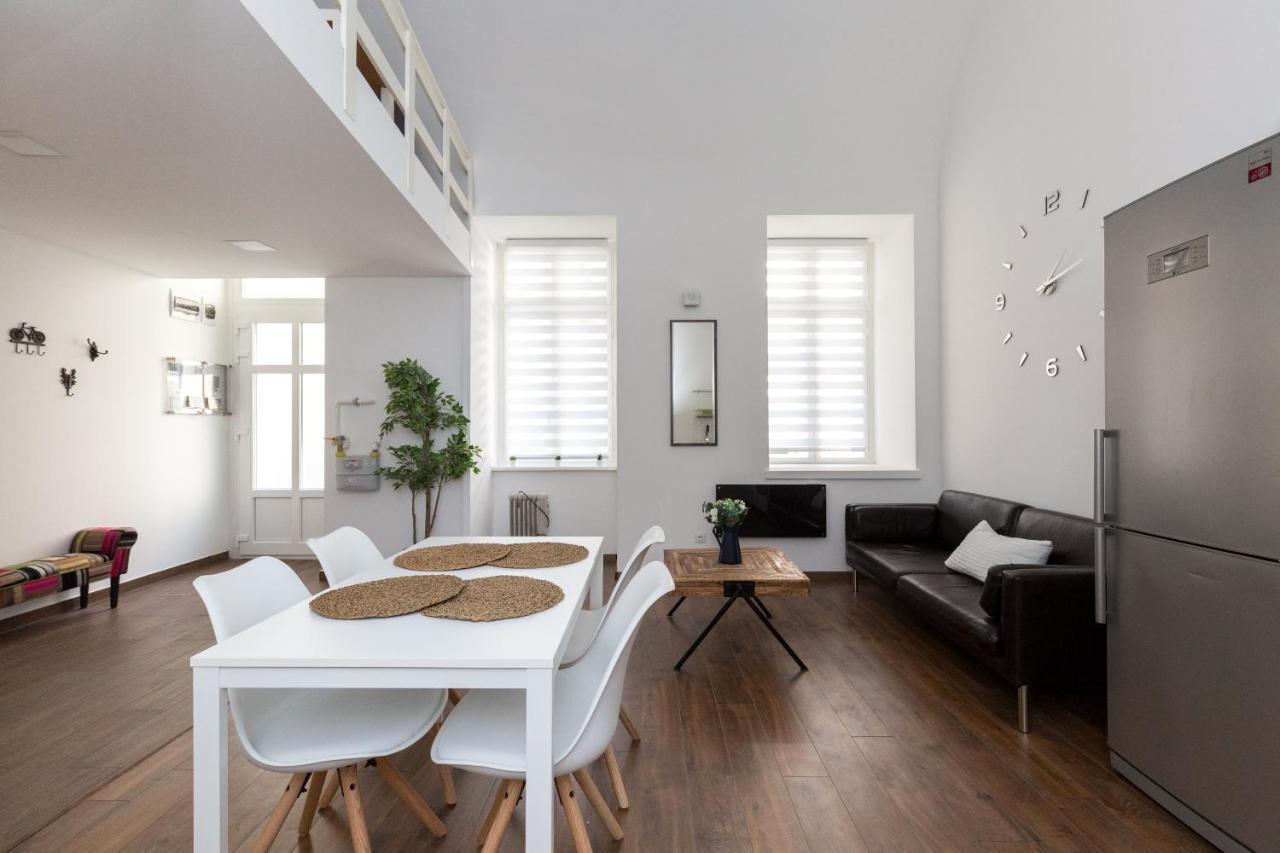 B17 Bajcsy Apartment بودابست المظهر الخارجي الصورة