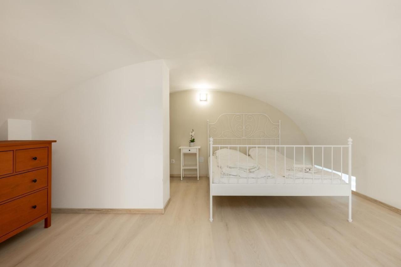 B17 Bajcsy Apartment بودابست المظهر الخارجي الصورة